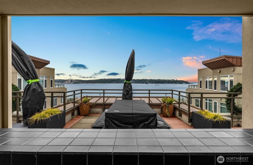 Property photo for 2000 Alaskan Way #453, Seattle photo 32
