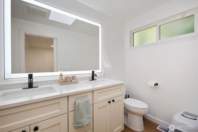 Property photo for 2225 107th Avenue E, Edgewood photo 23