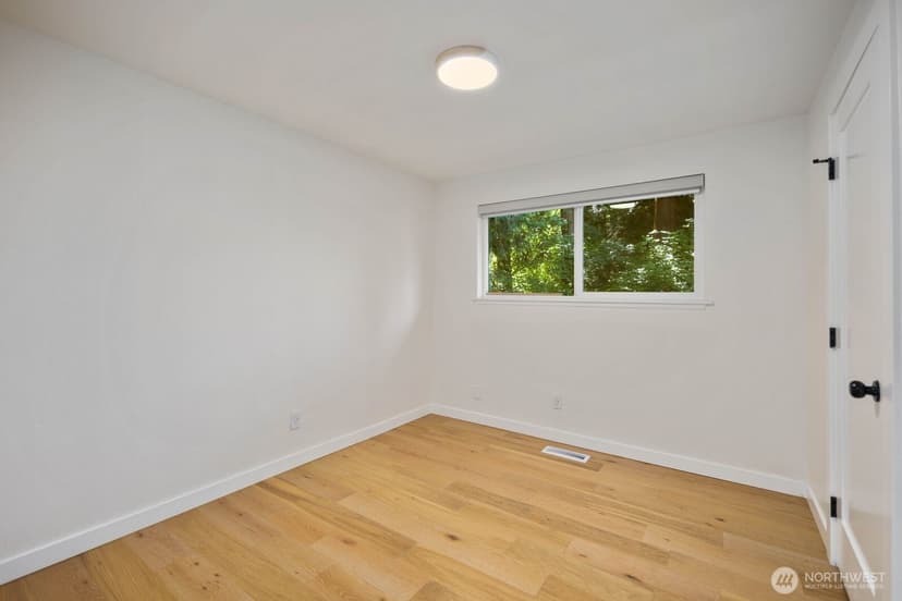 Property photo for 2225 107th Avenue E, Edgewood photo 21