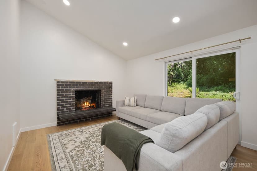 Property photo for 2225 107th Avenue E, Edgewood photo 18
