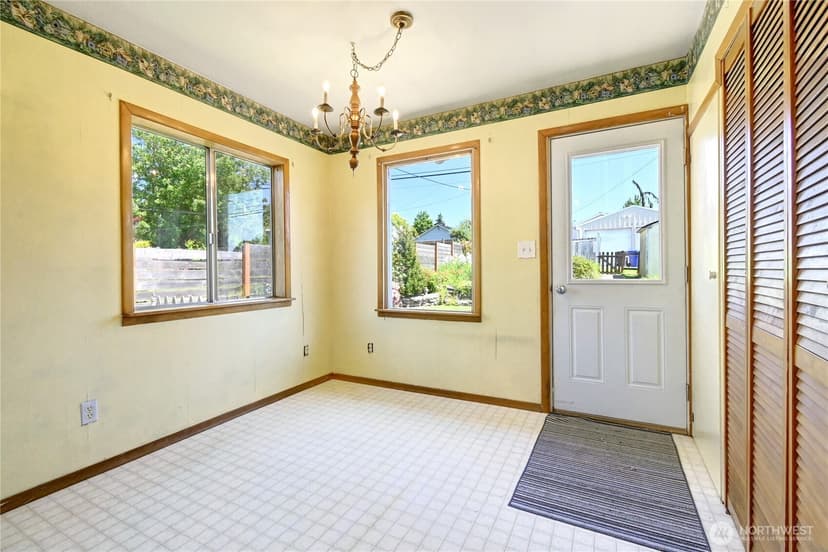 Property photo for 1327 Maple Street, Everett photo 14