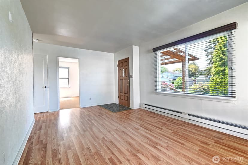 Property photo for 1327 Maple Street, Everett photo 9