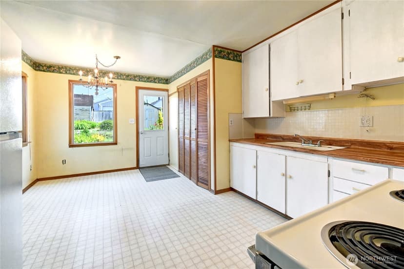 Property photo for 1327 Maple Street, Everett photo 11