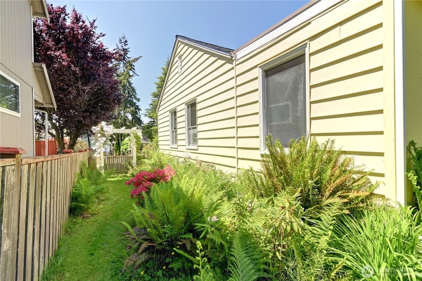 Property photo for 1327 Maple Street, Everett photo 29
