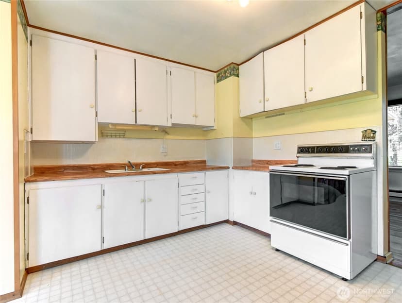 Property photo for 1327 Maple Street, Everett photo 12