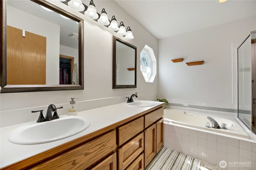 Property photo for 2412 21st Avenue Ct SE, Puyallup photo 19
