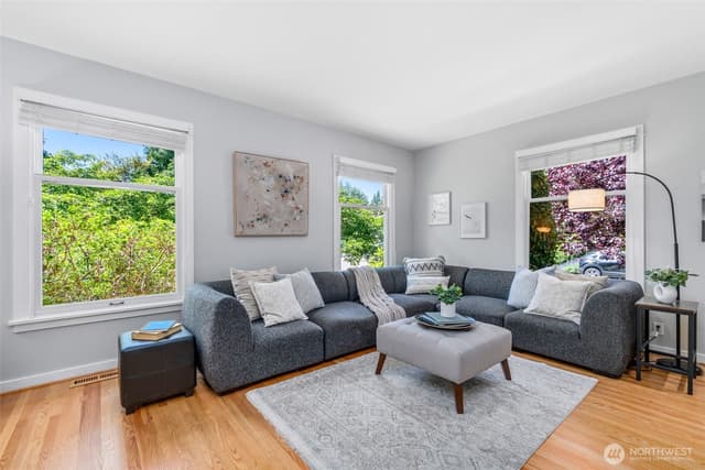 Property photo for 943 NW 60th Street, Seattle photo 5