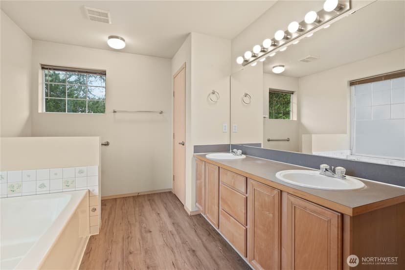 Property photo for 2815 58th Avenue E, Fife photo 19