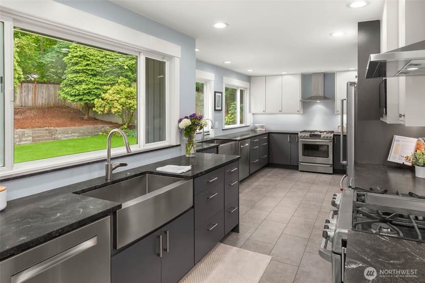 Property photo for 4648 89th Avenue SE, Mercer Island photo 9