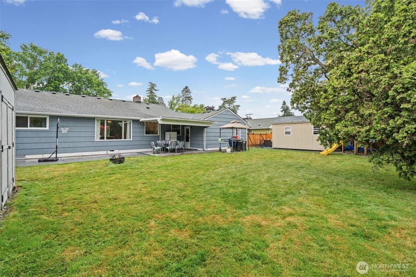 Property photo for 1609 W Pioneer Avenue, Puyallup photo 27