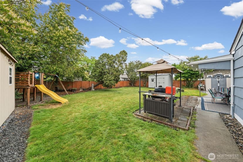 Property photo for 1609 W Pioneer Avenue, Puyallup photo 28