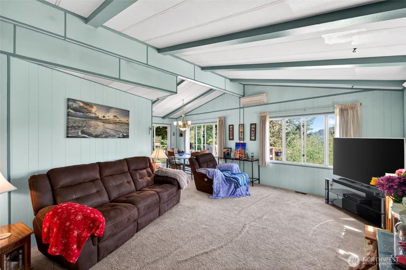 Property photo for 13413 Cedar Cir E, Bonney Lake photo 9