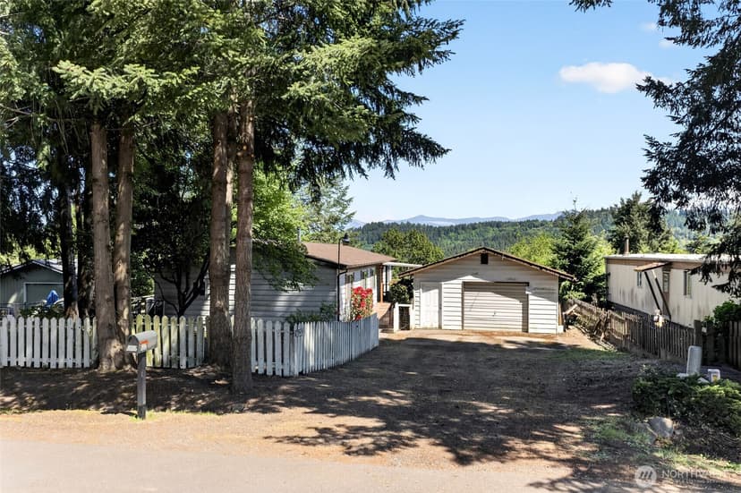 Property photo for 13413 Cedar Cir E, Bonney Lake