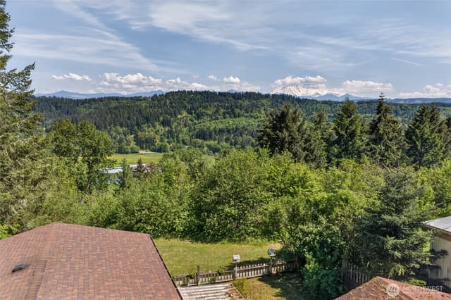 Property photo for 13413 Cedar Cir E, Bonney Lake photo 5