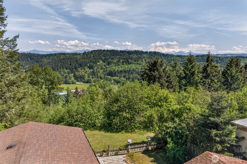 Property photo for 13413 Cedar Cir E, Bonney Lake photo 5