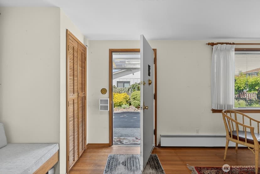 Property photo for 631 Giltner Lane, Edmonds photo 5