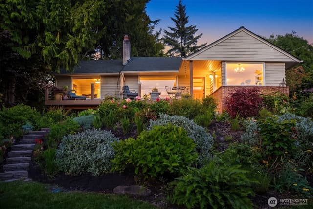 Property photo for 9326 California Avenue SW, Seattle photo 3