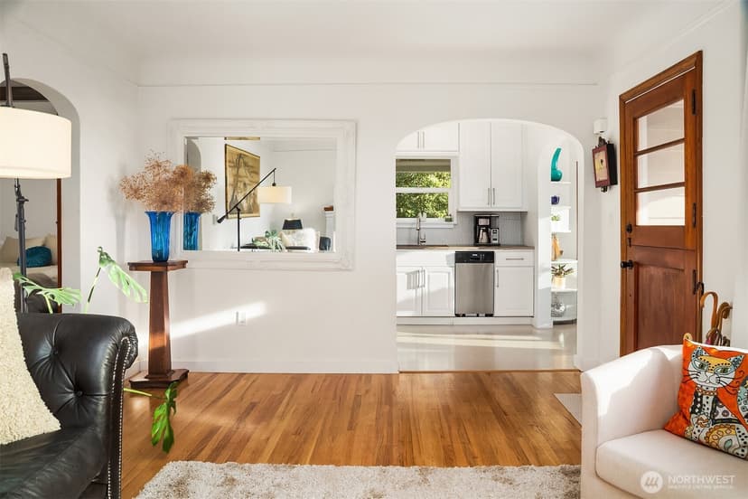 Property photo for 9326 California Avenue SW, Seattle photo 13