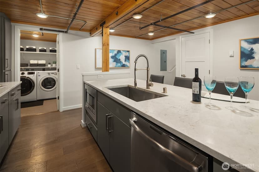Property photo for 3298 NE 65th Street #103, Seattle photo 15