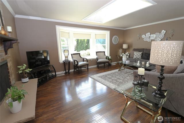 Property photo for 604 23rd Street NW, Puyallup photo 2
