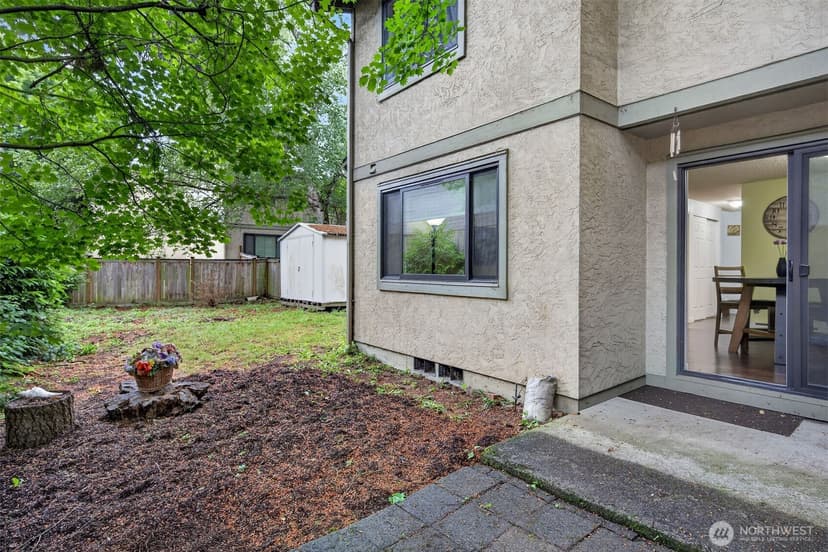 Property photo for 10037 NE 138th Place #D2, Kirkland photo 4
