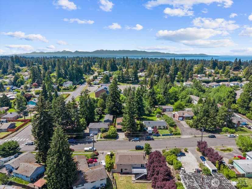 Property photo for 18711 64th Avenue W, Lynnwood photo 32