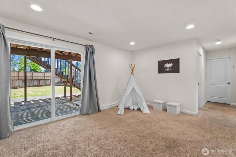 Property photo for 18711 64th Avenue W, Lynnwood photo 22