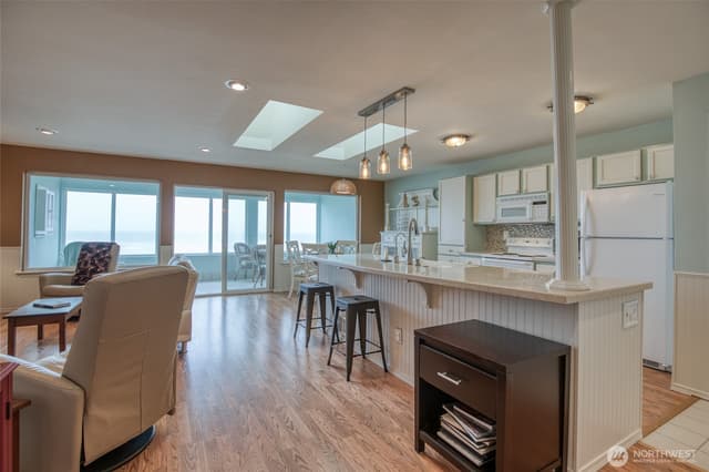 Property photo for 1443 Ocean Shores Boulevard SW #302, Ocean Shores photo 3