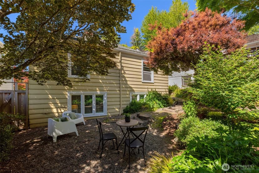 Property photo for 4335 NE 42nd Street, Seattle photo 8