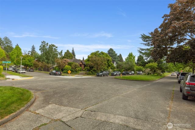 Property photo for 4335 NE 42nd Street, Seattle photo 2