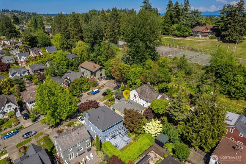 Property photo for 4335 NE 42nd Street, Seattle photo 3