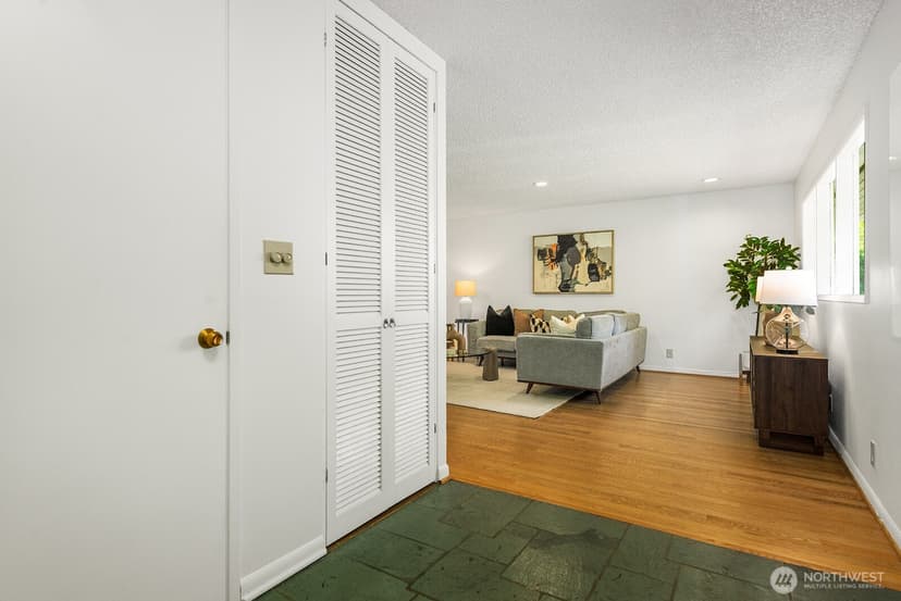 Property photo for 3651 Perkins Lane W, Seattle photo 4