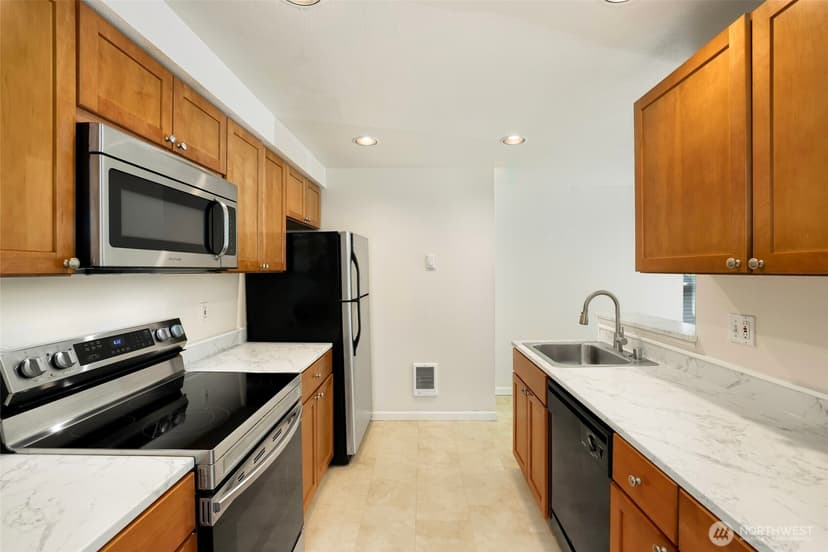 Property photo for 26221 116th Avenue SE #F201, Kent photo 11