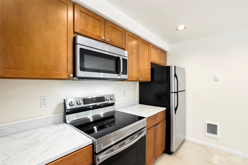 Property photo for 26221 116th Avenue SE #F201, Kent photo 13