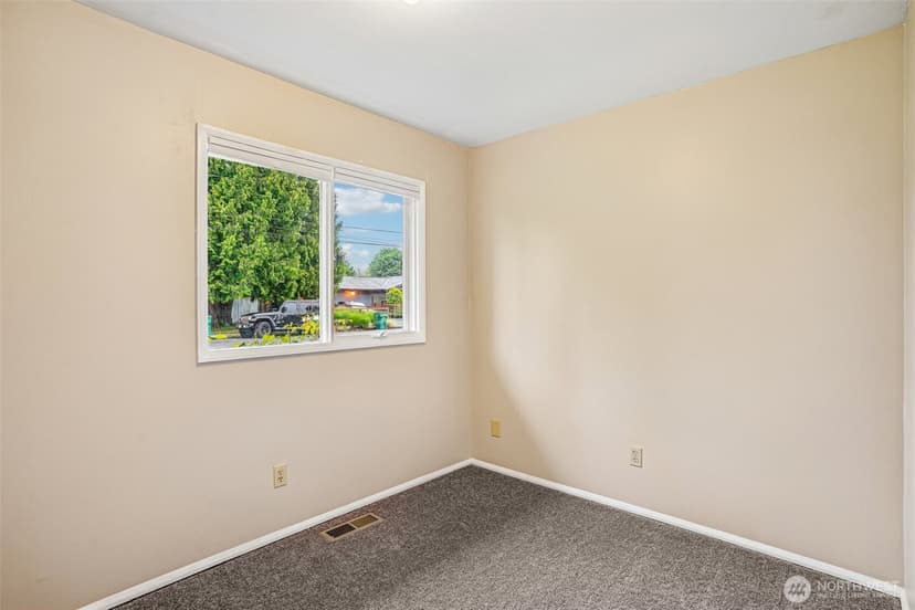 Property photo for 2711 N Street SE, Auburn photo 17