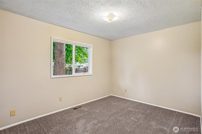 Property photo for 2711 N Street SE, Auburn photo 13