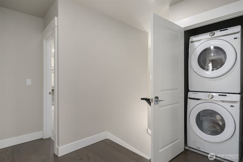 Property photo for 746 Broadway E, Seattle photo 34
