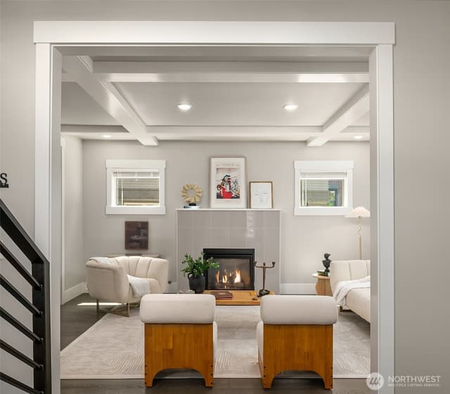 Property photo for 746 Broadway E, Seattle photo 5
