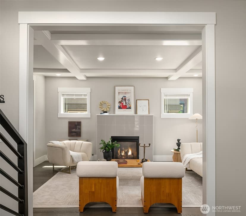 Property photo for 746 Broadway E, Seattle photo 5