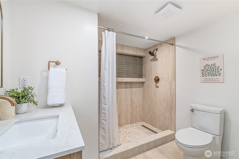 Property photo for 17202 3rd Avenue NW, Shoreline photo 26