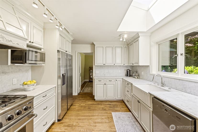 Property photo for 1637 Broadmoor Drive E, Seattle photo 10