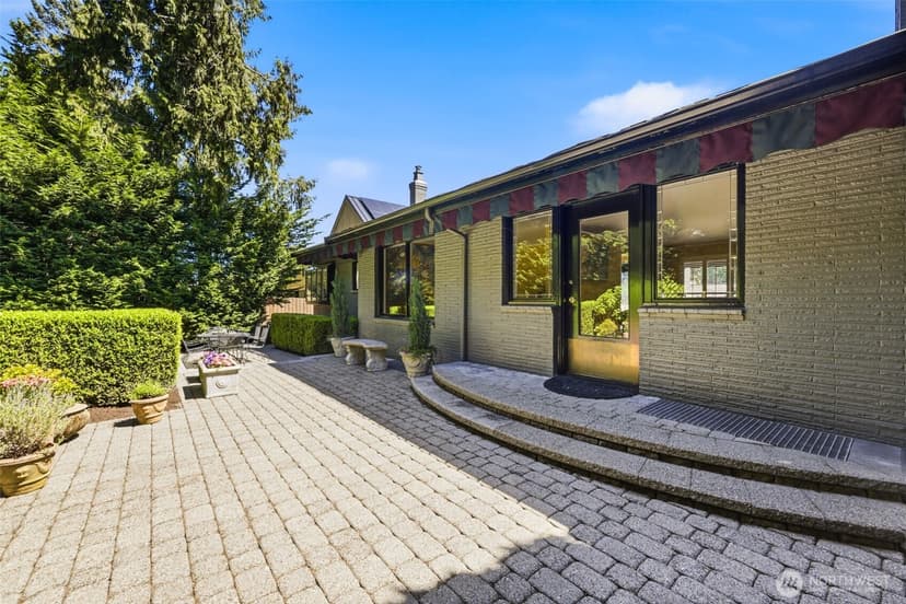 Property photo for 1637 Broadmoor Drive E, Seattle photo 31