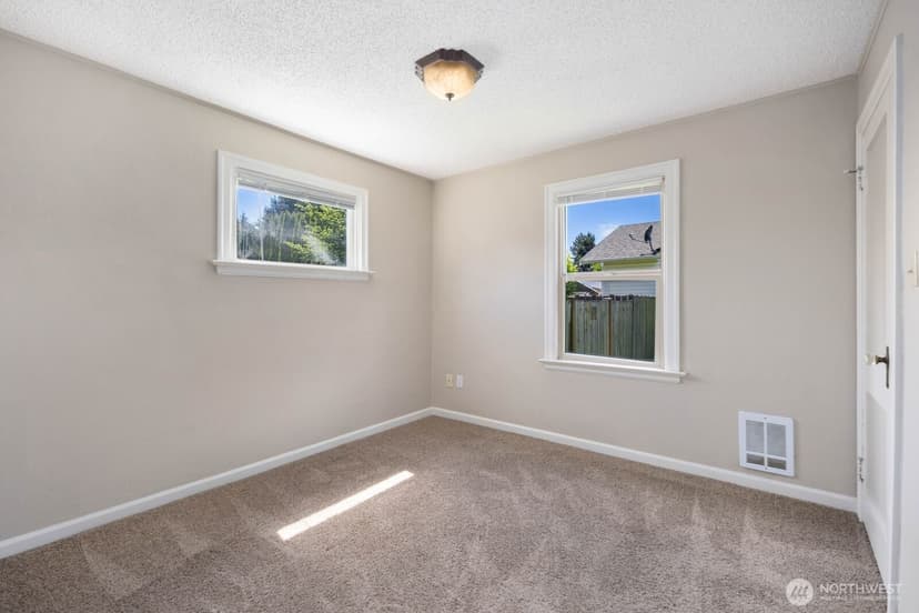 Property photo for 102 S 68th Street, Tacoma photo 17