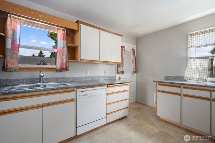 Property photo for 102 S 68th Street, Tacoma photo 15