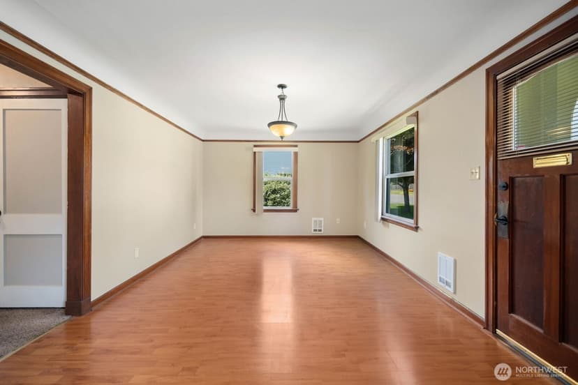 Property photo for 102 S 68th Street, Tacoma photo 6
