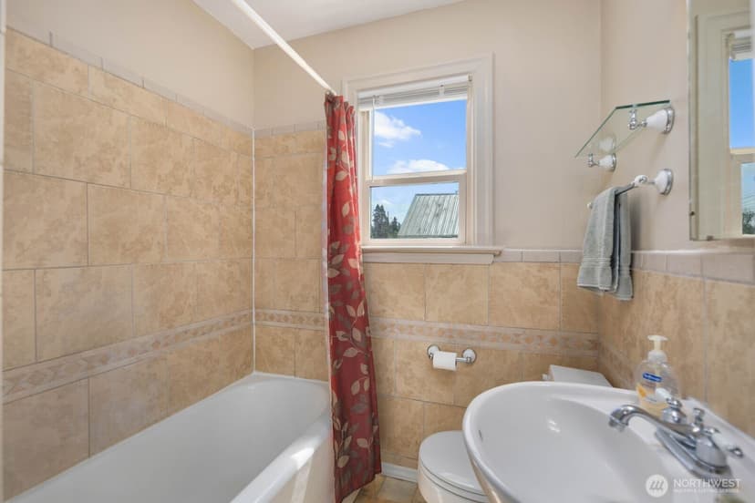 Property photo for 102 S 68th Street, Tacoma photo 18