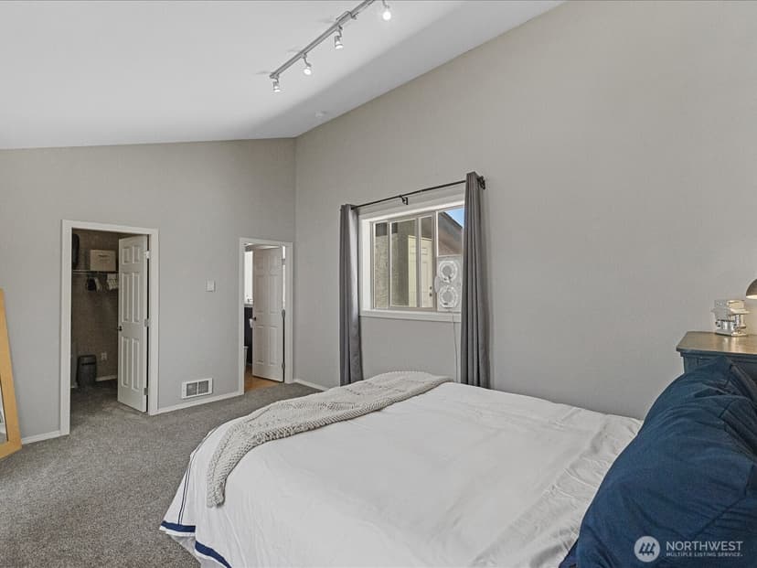 Property photo for 14300 32nd Avenue NE #408, Seattle photo 33