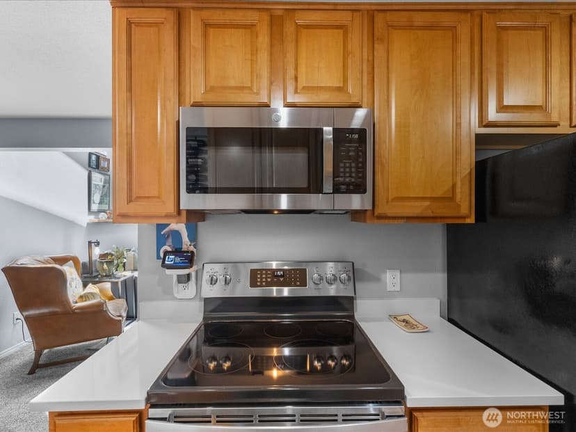 Property photo for 14300 32nd Avenue NE #408, Seattle photo 17