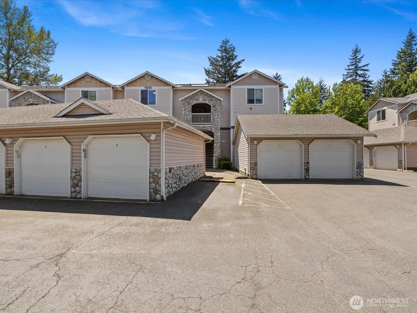 Property photo for 11518 12th Avenue W #D304, Everett photo 27