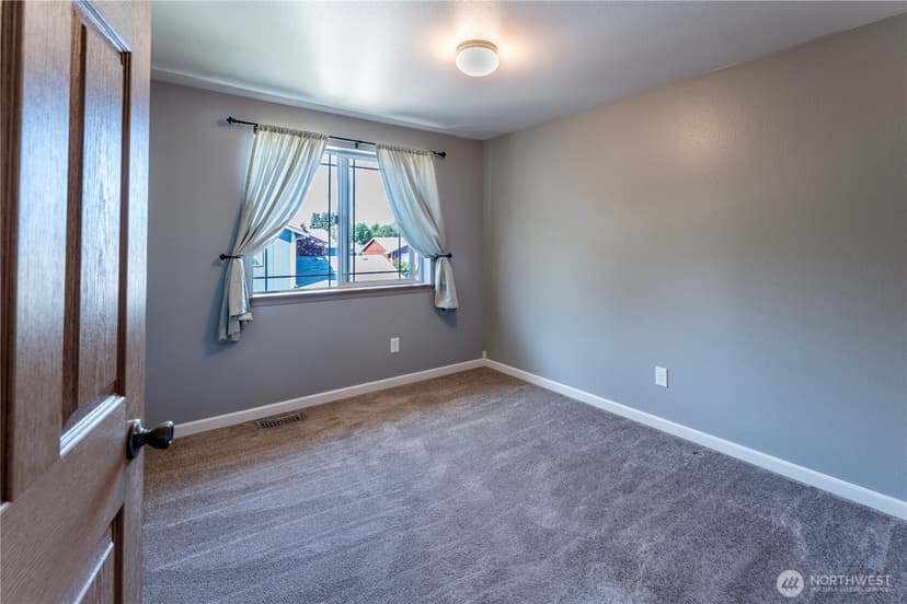 Property photo for 1230 30th Avenue Ct SW, Puyallup photo 16